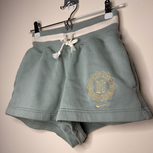 NIKE Sportswear Phoenix Club Fleece Atheleisure Green Striped Sweat Shorts - Picture 3 of 10